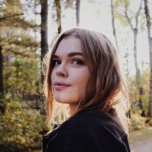 Meet your Posher, Olivia